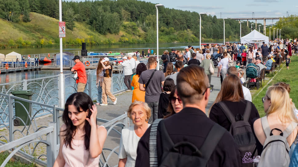 Для привлечения туристов города наполняют культурными и спортивными событиями