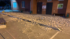 На ребенка обрушилась часть стены жилого дома в Ижевске