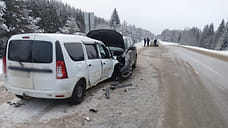 Пять человек пострадали в результате столкновения двух автомобилей в Удмуртии