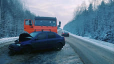 58-летний водитель легкового автомобиля пострадал в столкновении с грузовиком в Удмуртии