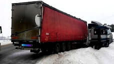 Два грузовых автомобиля столкнулись на федеральной трассе в Удмуртии