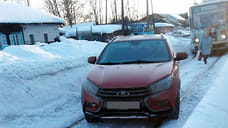 Житель Ижевска оставил автомобиль на трамвайных путях и заблокировал движение электротранспорта