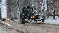 97 единиц спецтехники выполняют работы по расчистке улиц Ижевска от снега