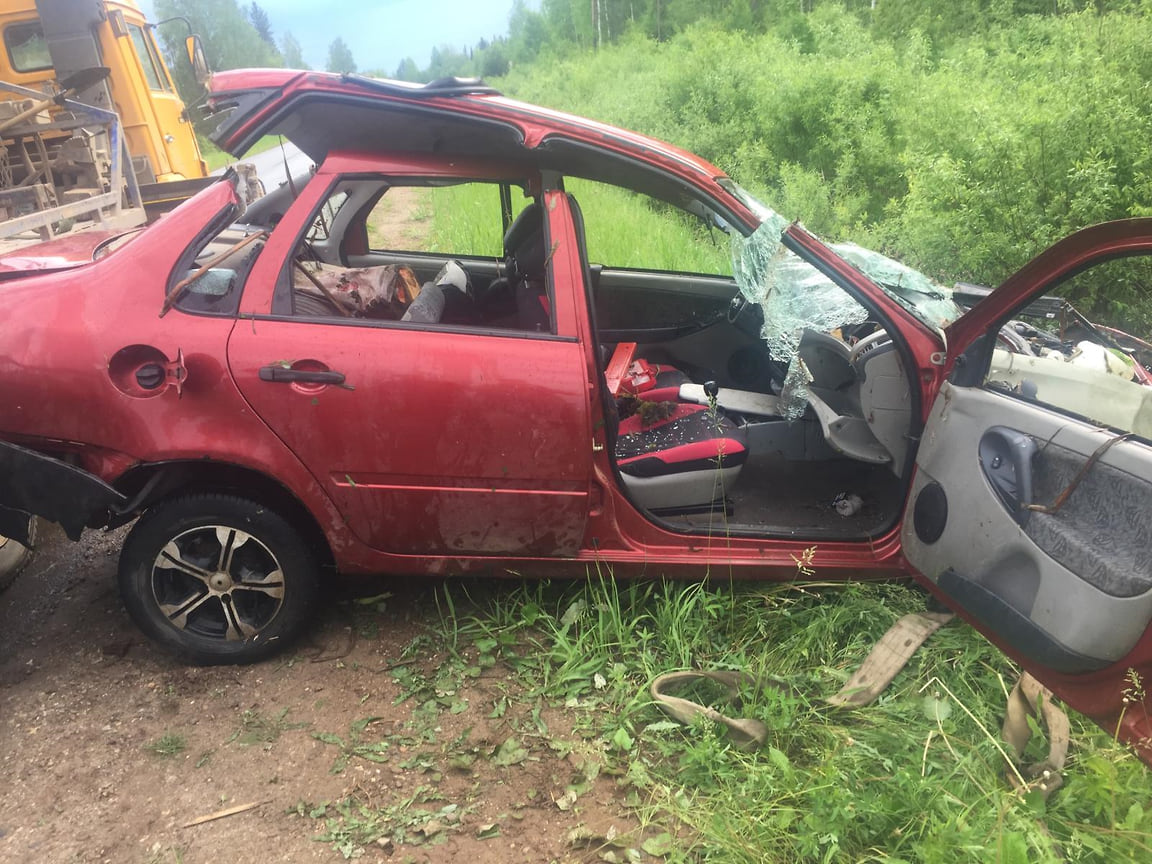 Водитель с признаками опьянения перевернулся в автомобиле в Удмуртии –  Коммерсантъ Ижевск