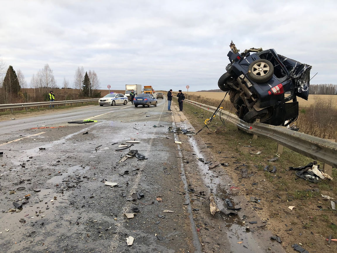 Две дорожные аварии со смертельным исходом произошли в Удмуртии за утро 22  октября – Коммерсантъ Ижевск