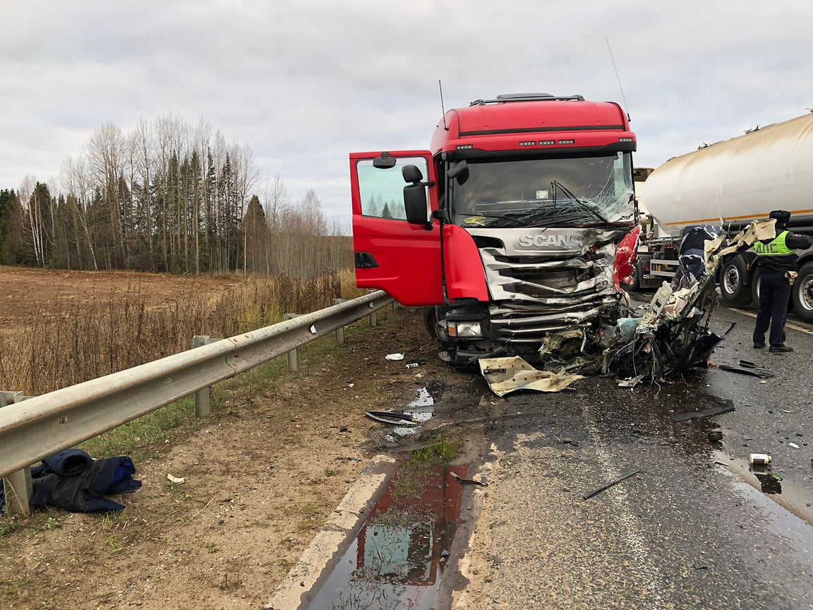 Две дорожные аварии со смертельным исходом произошли в Удмуртии за утро 22  октября – Коммерсантъ Ижевск