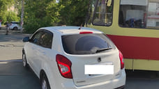 Трамвай и SsangYong столкнулись в Ижевске на улице Авангардная