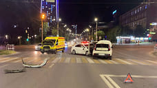 Водитель-нарушитель пострадал в ДТП с автомобилем скорой помощи в Ижевске