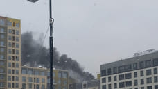Строящийся дом загорелся в Ижевске в Новом городе