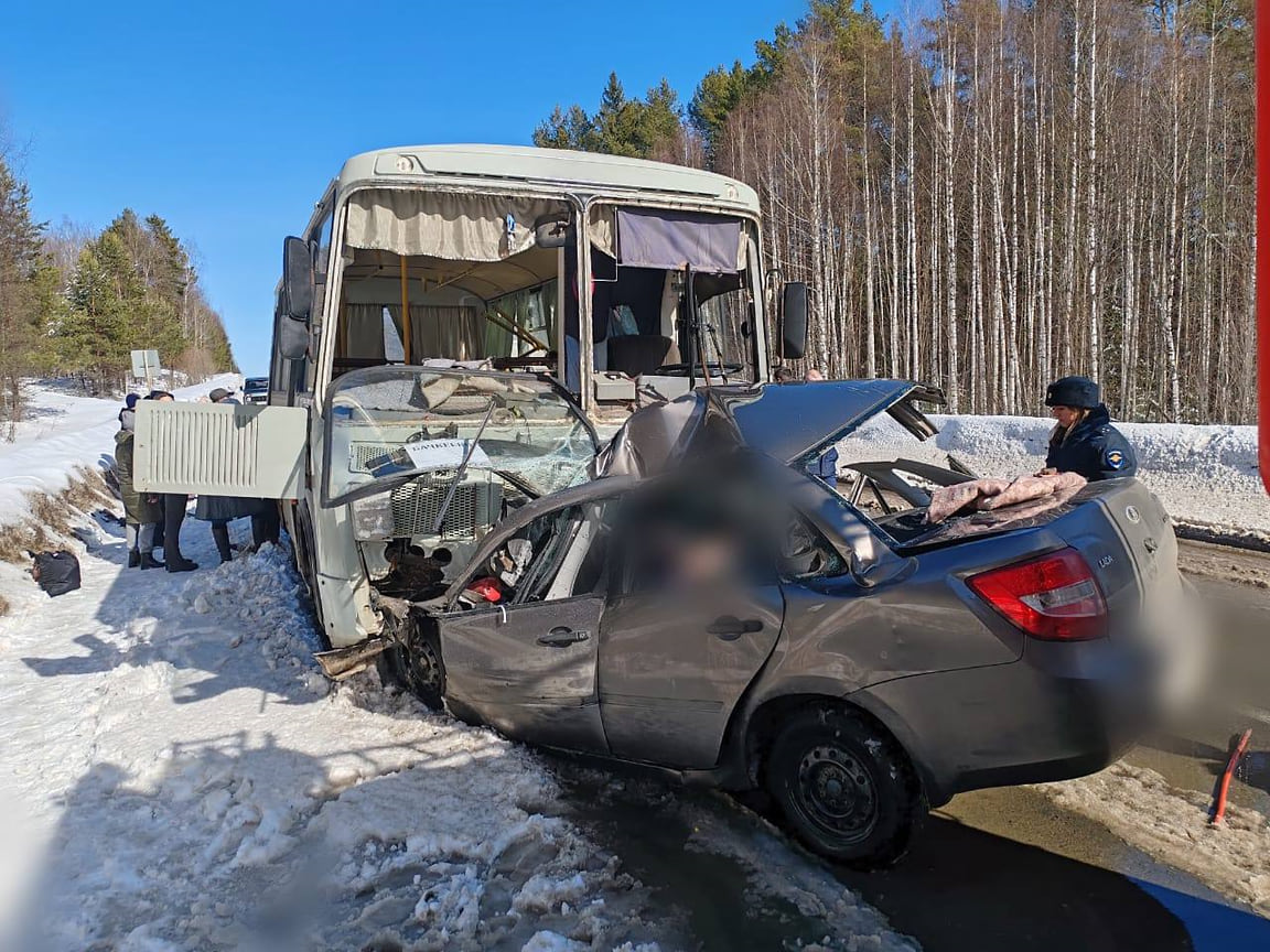 Два человека погибли в ДТП с участием рейсового автобуса в Удмуртии –  Коммерсантъ Ижевск