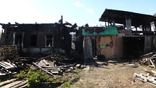 Женщина с ребенком успели спастись из горящего дома в Удмуртии