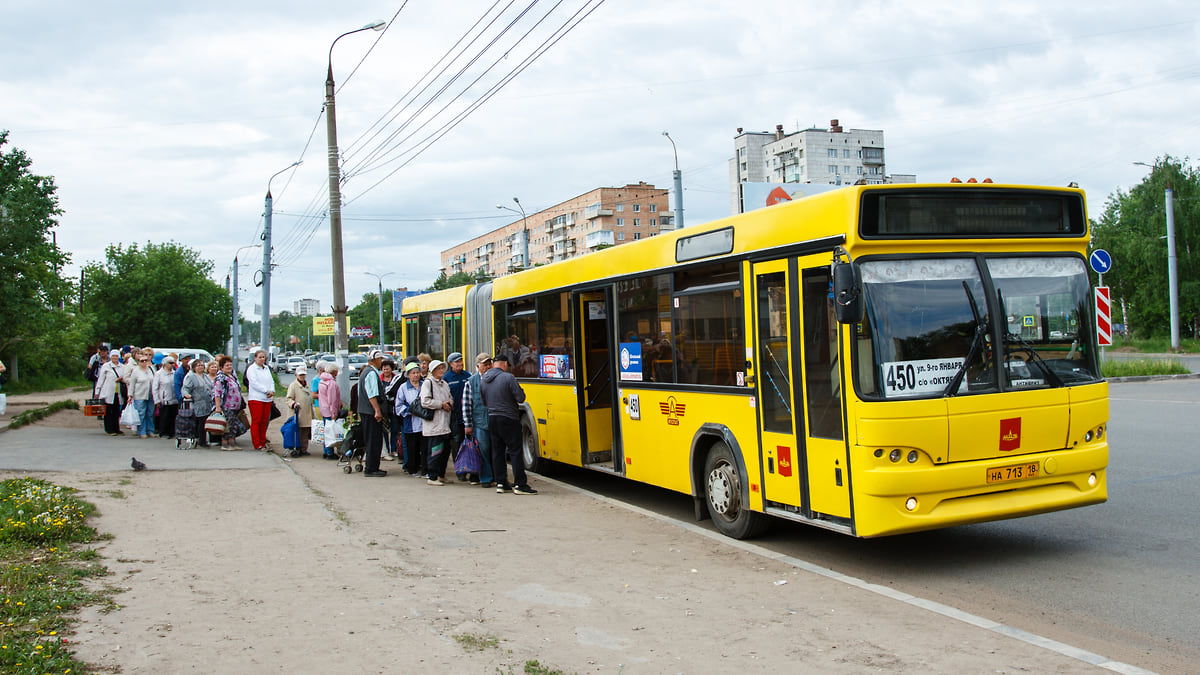 Дополнительные рейсы автобусов пустят на кладбища Ижевска в Троицкую  субботу – Коммерсантъ Ижевск