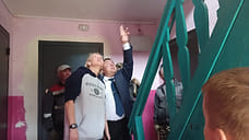 Первый зампред правительства Удмуртии посетила подъезд, где обрушился чердак