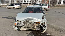 Два автомобиля «ВАЗ» столкнулись в Ижевске