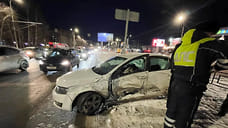 В Ижевске маршрутка столкнулась с легковым авто, есть пострадавшие