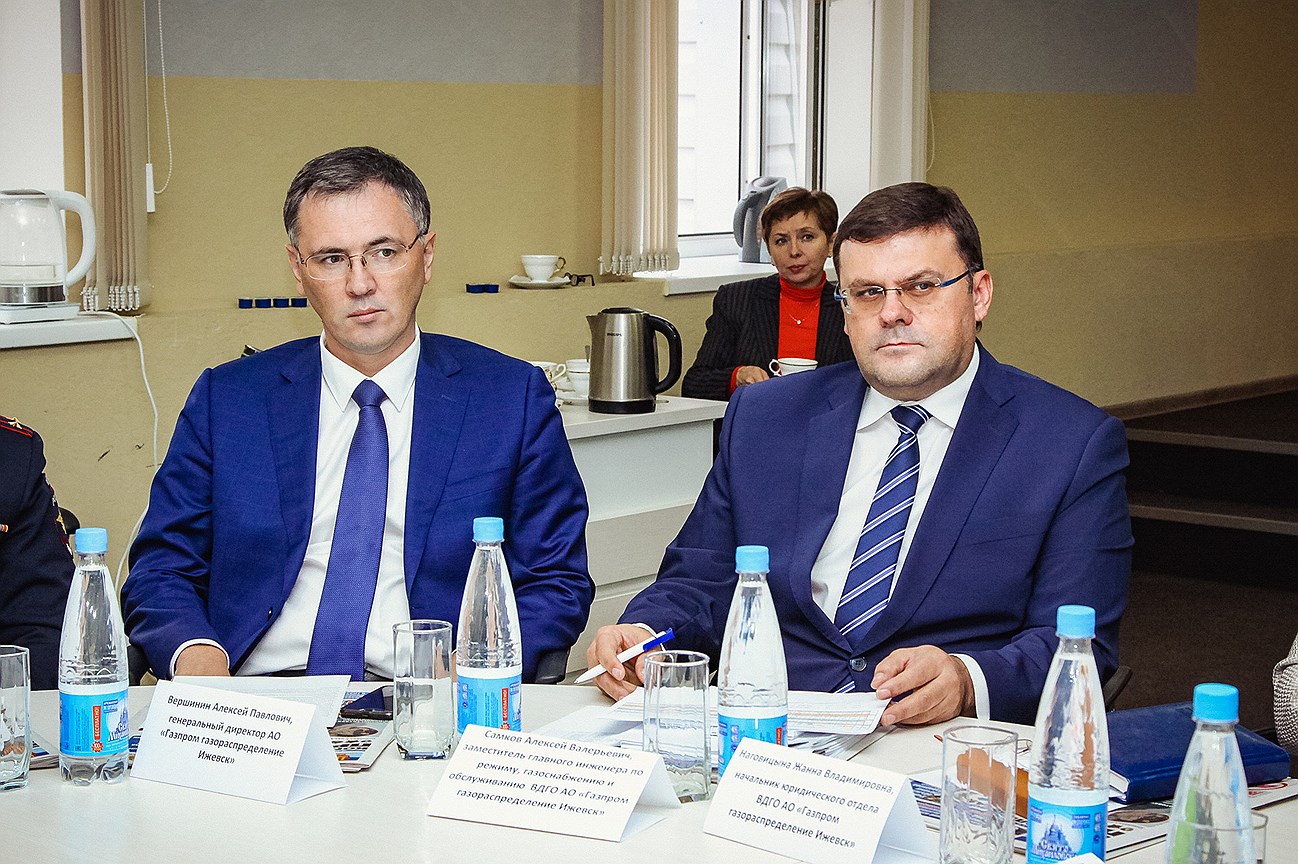 Генеральный директор АО «Газпром газораспределение Ижевск» Алексей Вершинин, заместитель главного инженера по режиму, газоснабжению и обслуживанию ВДГО АО «Газпром газораспределение Ижевск» Алексей Самков