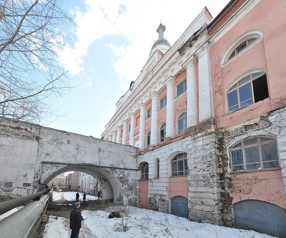 Фото главного корпуса оружейного завода 2014 года