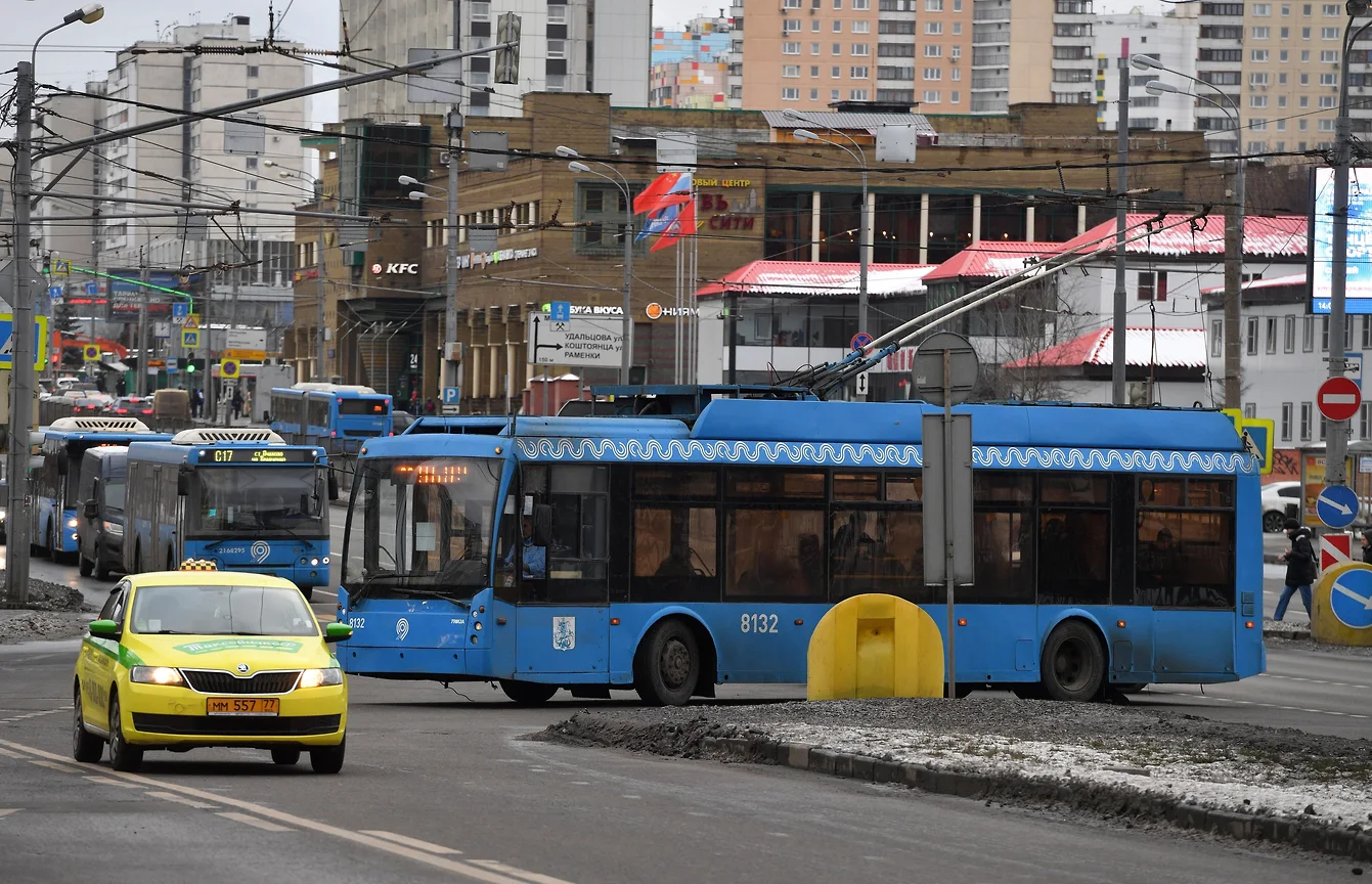 Московский троллейбус идет на восток – Коммерсантъ Ижевск