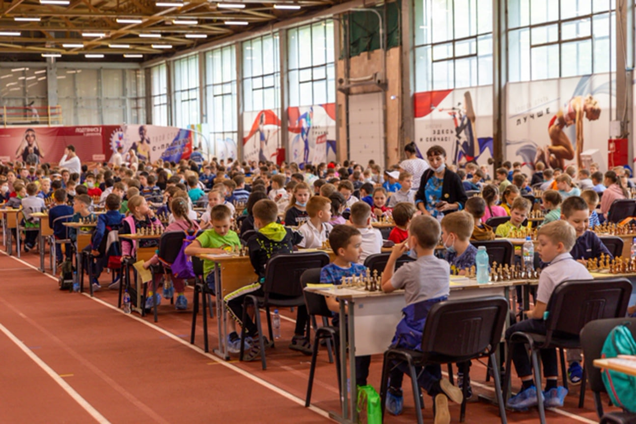В соревновании участвуют 440 человек из 19 регионов России.
