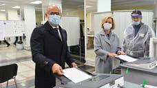 Чиновники с бюллетенями