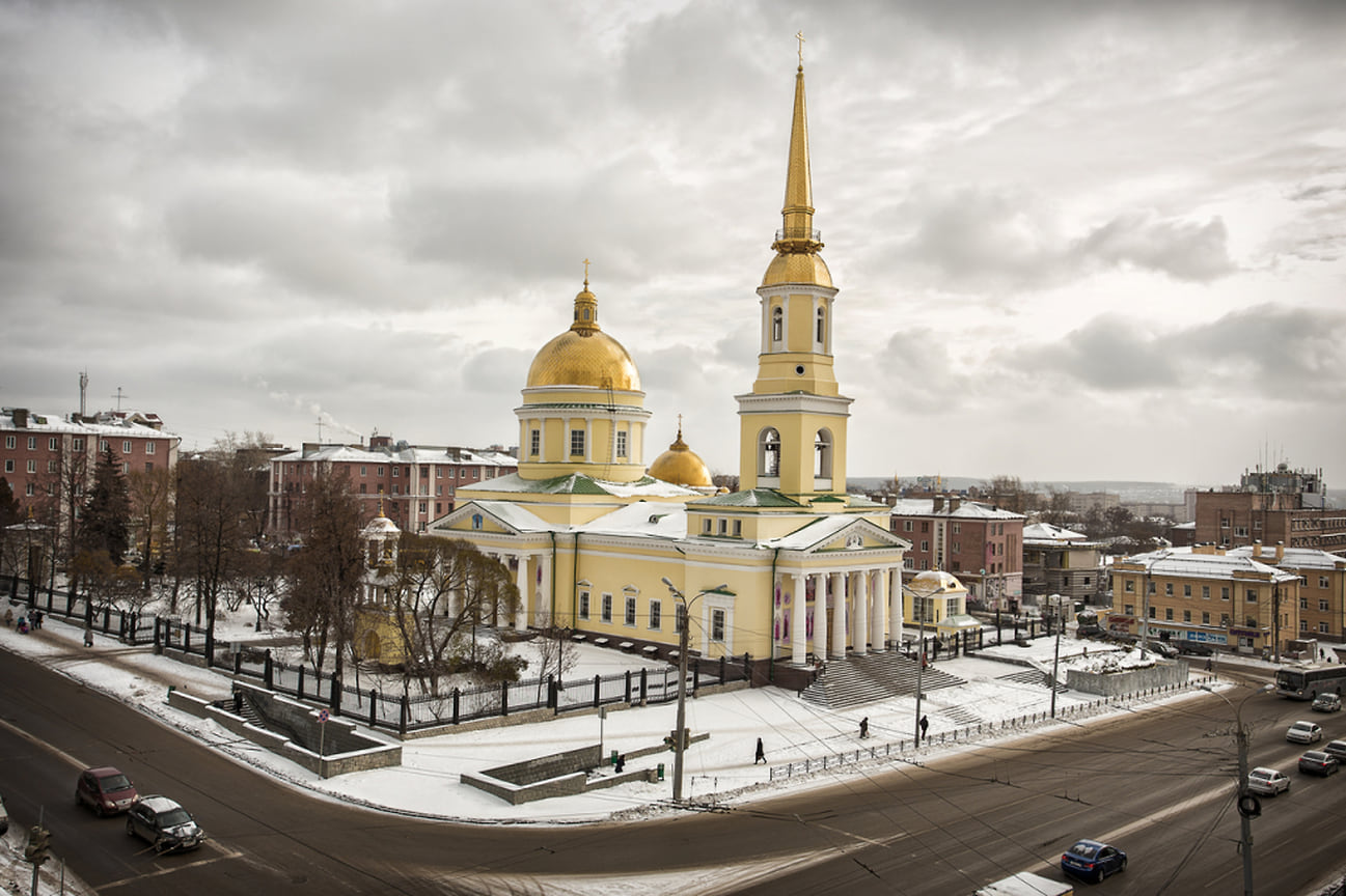 В октябре 1824 года, проезжая через Ижевск, собор посетил Император Всероссийский
Александр I 
