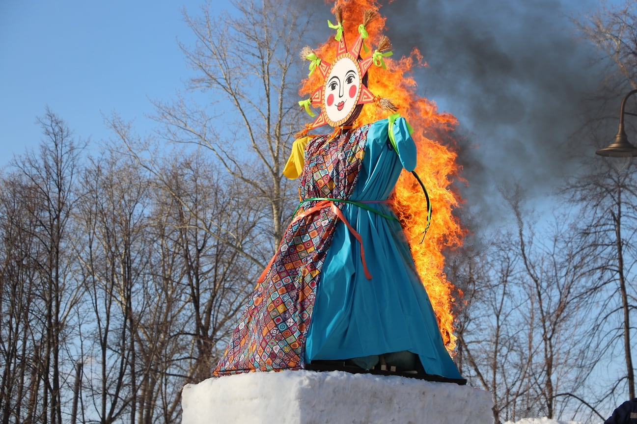 Традиционное сожжение чучела в Горьковском саду им. А.С. Пушкина в Сарапуле