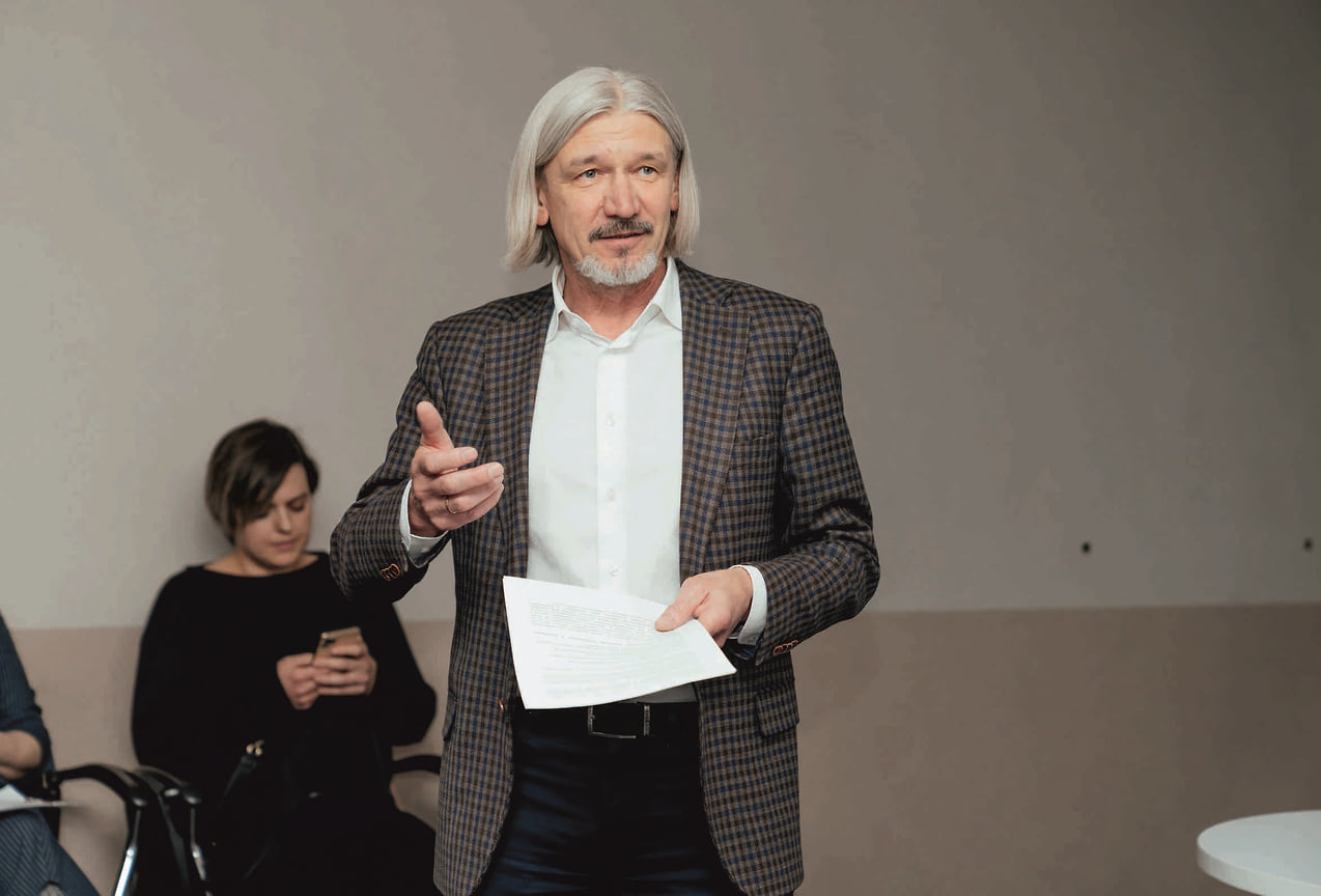 Директор Датабанка Андрей Пономарев презентовал перед жюри проект «Всё будет Оккей!» по поддержке хоккейной команды «Ижсталь»