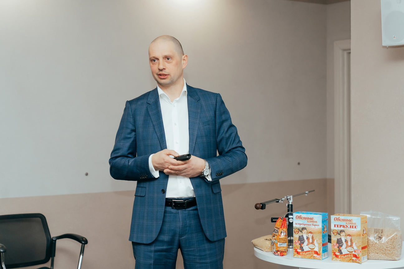 О новом региональном бренде «Кубанец» в продуктовом ритейле рассказал его руководитель Роман Сериков  

