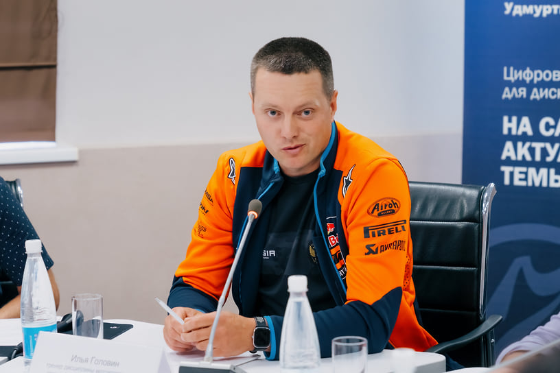 Тренер центра технических клубов «Автомобилист» Илья Головин