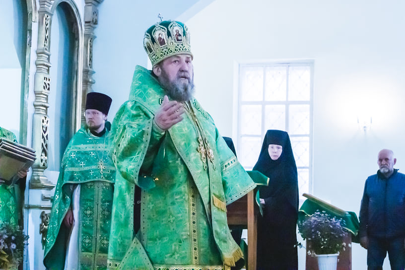 Викторин назвал монахинь самочинцами, захватившими дома храмового комплекса