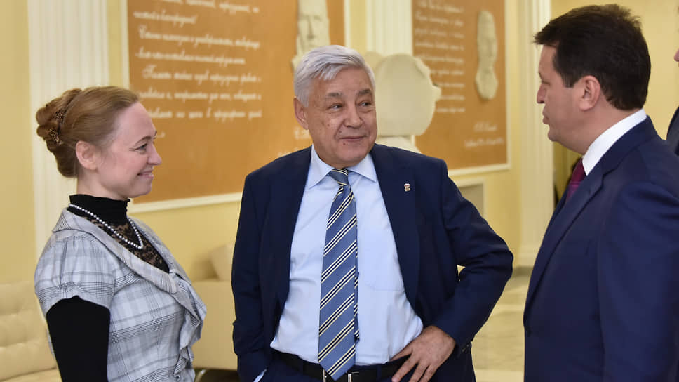 Спикер Госсовета Фарид Мухаметшин считает, что мэр Казани Ильсур Метшин (справа) должен быть не политиком, а хозяйственником
