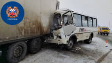 На трассе Казань — Ульяновск автобус с пассажирами протаранил грузовик