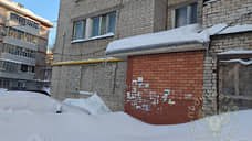 Выброшенную из окна пятого этажа девочку в Казани поймал очевидец