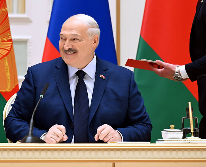 Минниханов поздравил Лукашенко с победой на выборах президента Беларуси