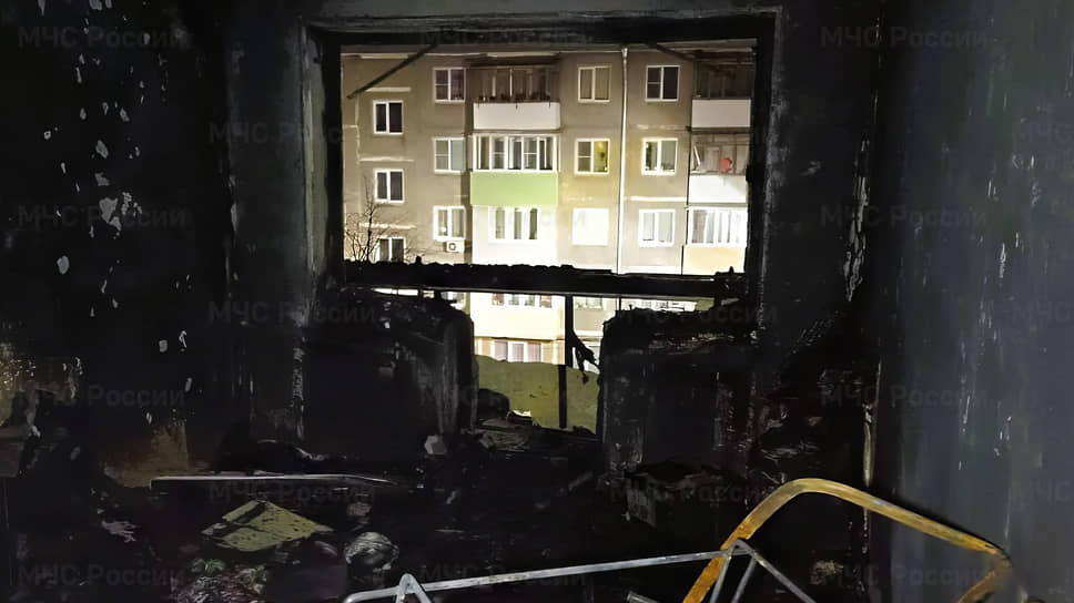 В доме по улице 50 лет Октября в Чебоксарах произошел пожар, в результате которого погиб 61-летний мужчина