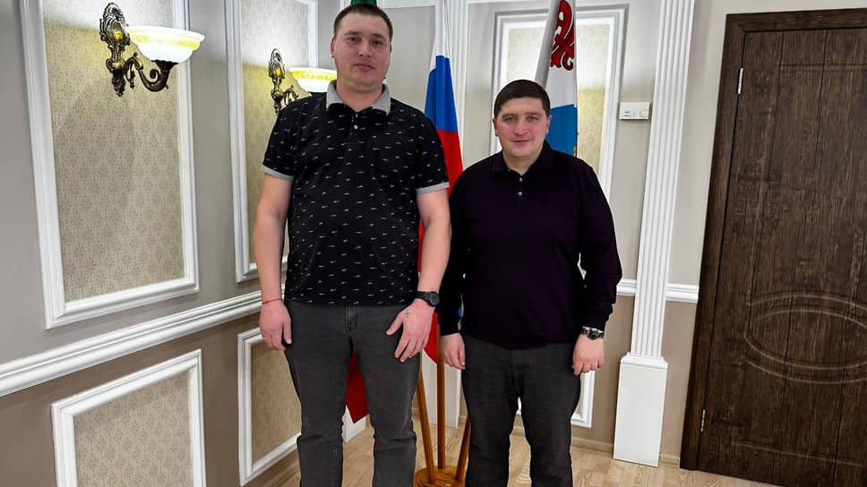 Ветеран СВО Айдар Нуриев (слева) назначен и.о. руководителя исполкома Тураевского сельского поселения