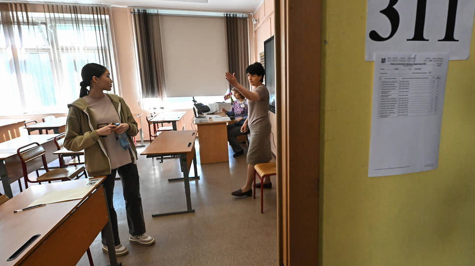 Больше половины казанцев поддержали сдачу ЕГЭ учителями по своим предметам