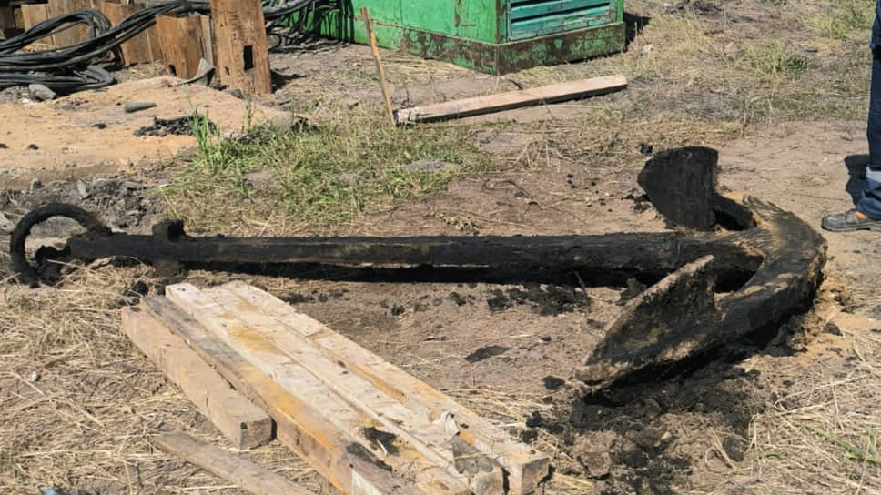 В Татарстане у старого русла реки Казанки нашли старинный якорь