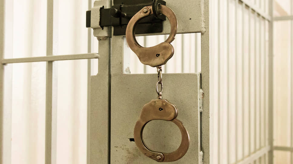 В хищении 1,1 млрд рублей обвиняют троих сотрудников жилкооператива в Татарстане