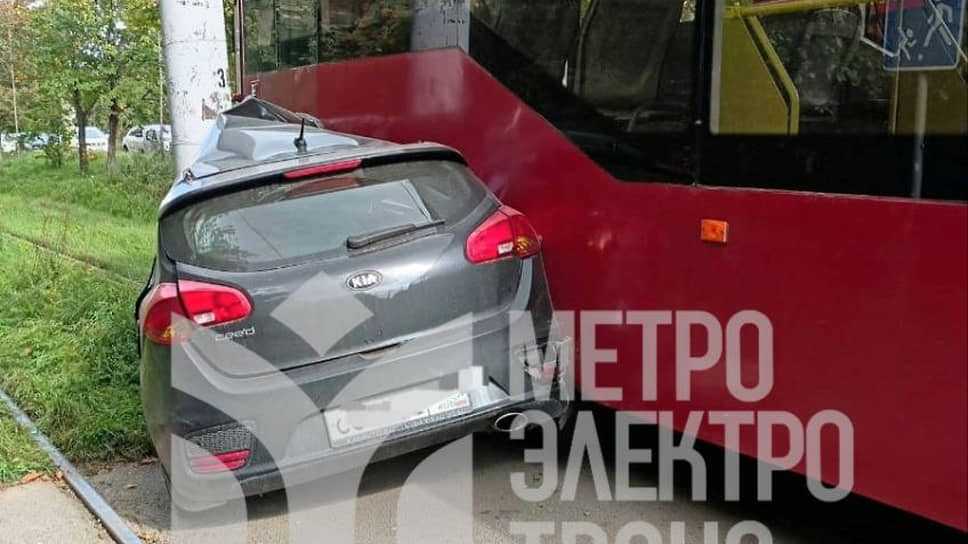 В Казани движение трамваев маршрута №4 было несколько часов приостановлено из-за ДТП