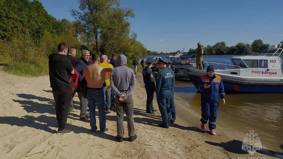 На Волге опрокинулся катер с семью пассажирами, четверо погибли