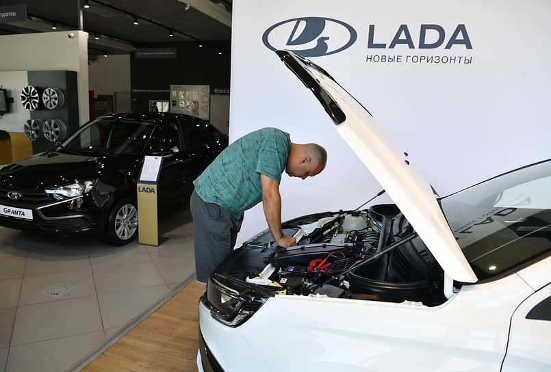 Продажи автомобилей Lada в Татарстане упали на 26%