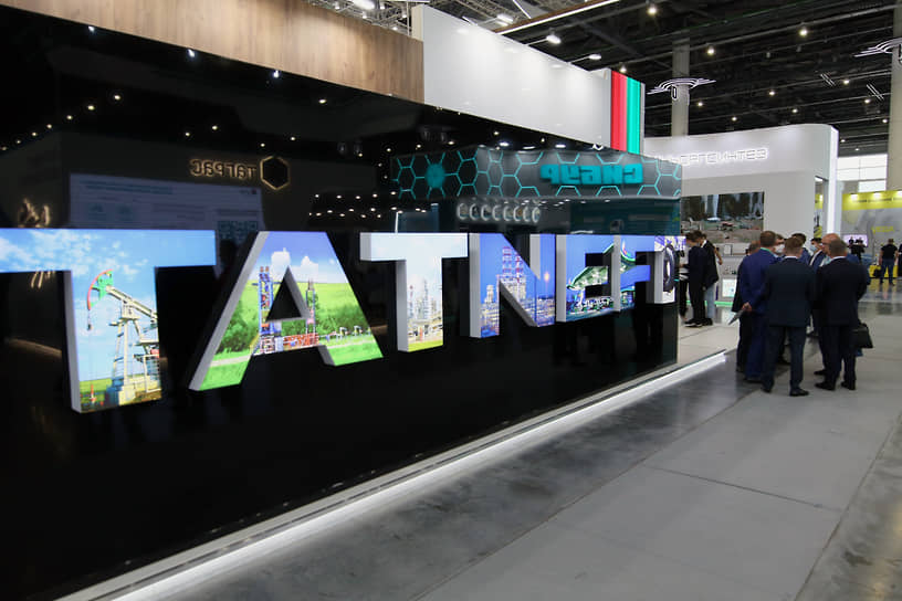 «Татнефть» заняла девятое место в списке топ-100 крупнейших компаний России по чистой прибыли за 2024 год, по версии Forbes.