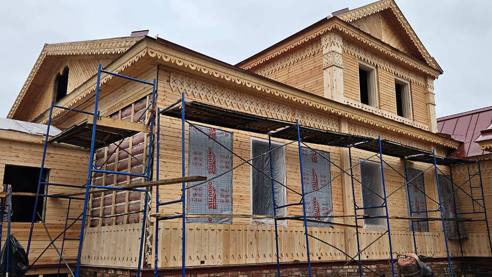 В Кукморе завершают первый этап реставрации здания фабрики братьев Комаровых