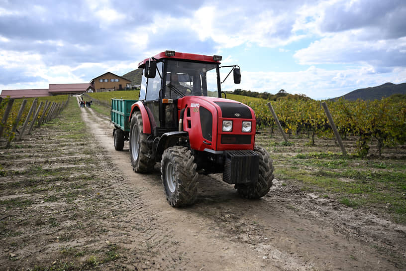 В Татарстане закупят тракторы на 15,3 млн рублей