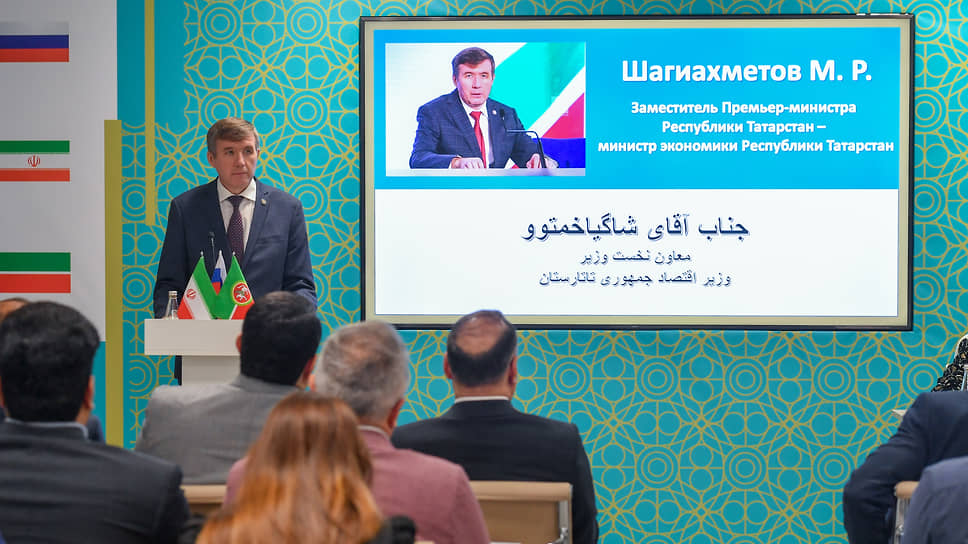 Вице-премьер — министр экономики Татарстана Мидхат Шагиахметов на открытии офиса Мир Бизнес Банка в Казани