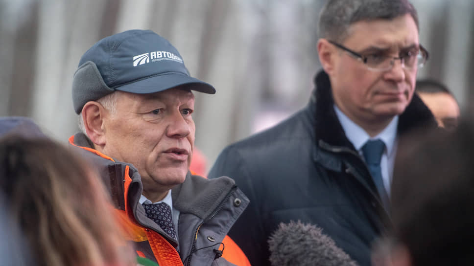 Председатель правления ГК «Автодор» Вячеслав Петушенко сообщил журналистам, что на строительство трассы потратили менее 900 млрд руб.