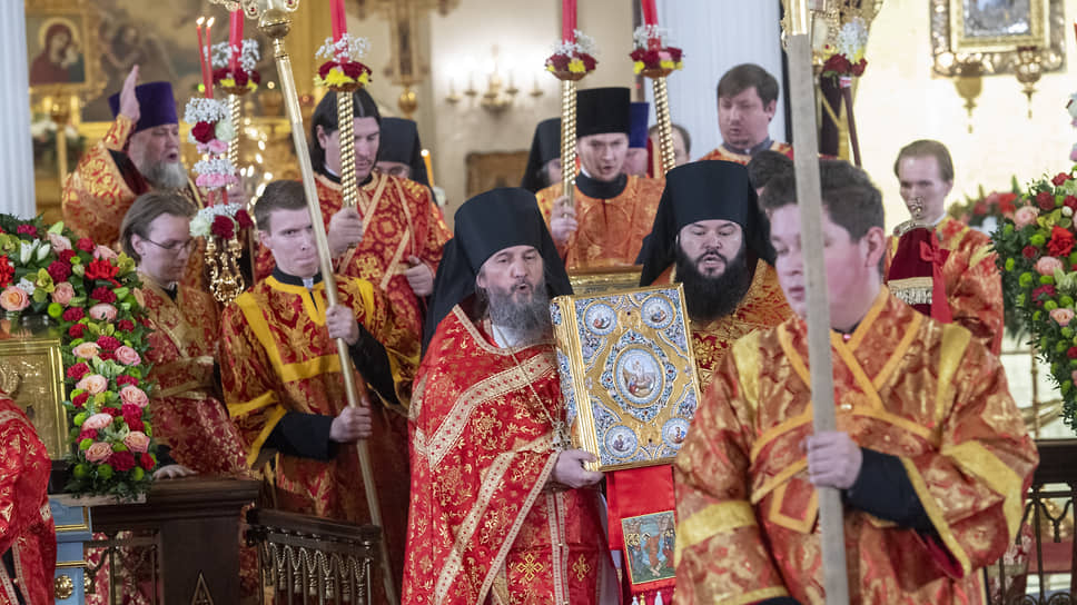 Пасхальное богослужение в Соборе Казанской иконы Божией Матери