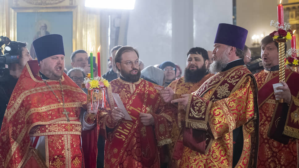 Пасхальное богослужение в Соборе Казанской иконы Божией Матери