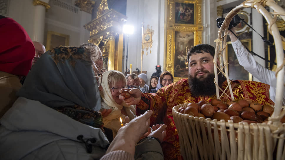 Пасхальное богослужение в Соборе Казанской иконы Божией Матери